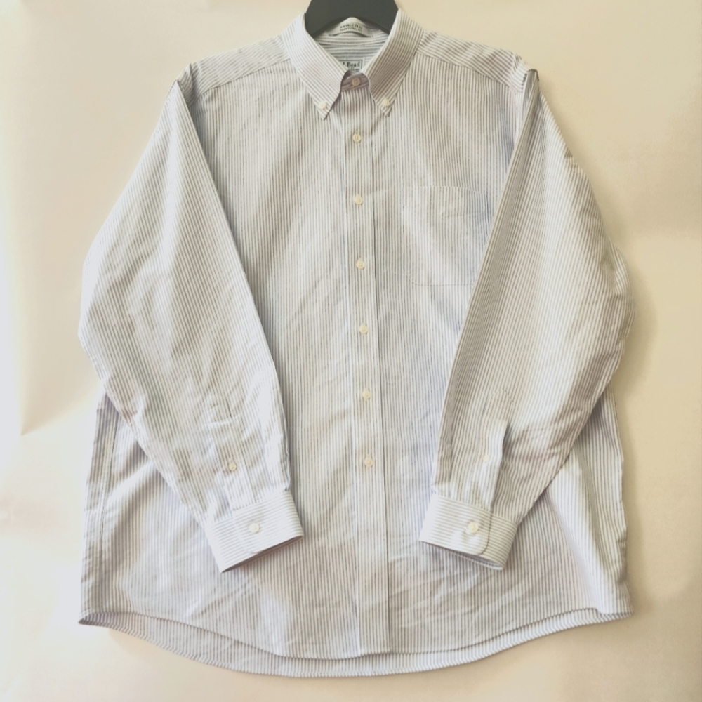 LL Bean Wrinkle Resistant Traditional   Fit Buttondown Size: 17 1/2 - 35